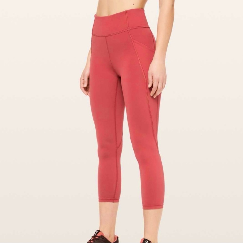 Lululemon Ladies Size 6 - Align High Rise Pant 25" Cropped EUC